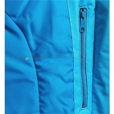 Il poliuretano del poliestere impermeabilizza SKI Outerwear Outdoor Sport delle donne dei rivestimenti di Softshell