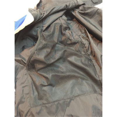 Ski Snow Mens Lightweight Jacket medio della giacca a vento degli uomini impermeabili molli dei rivestimenti con il cappuccio nascosto