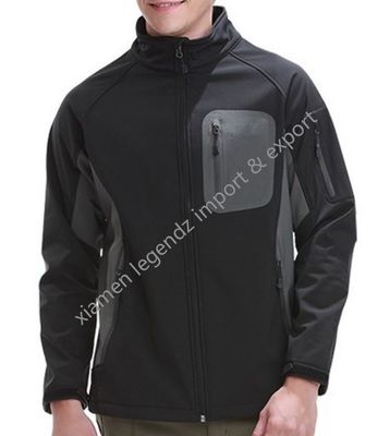 L'OEM impermeabilizza i rivestimenti dell'inverno mette in mostra il rivestimento respirabile di Softshell della montagna degli uomini